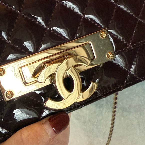 🍇CC WOC🍇Chanel cc burgundy patent leather wallet on chain - Picture 3 of 10